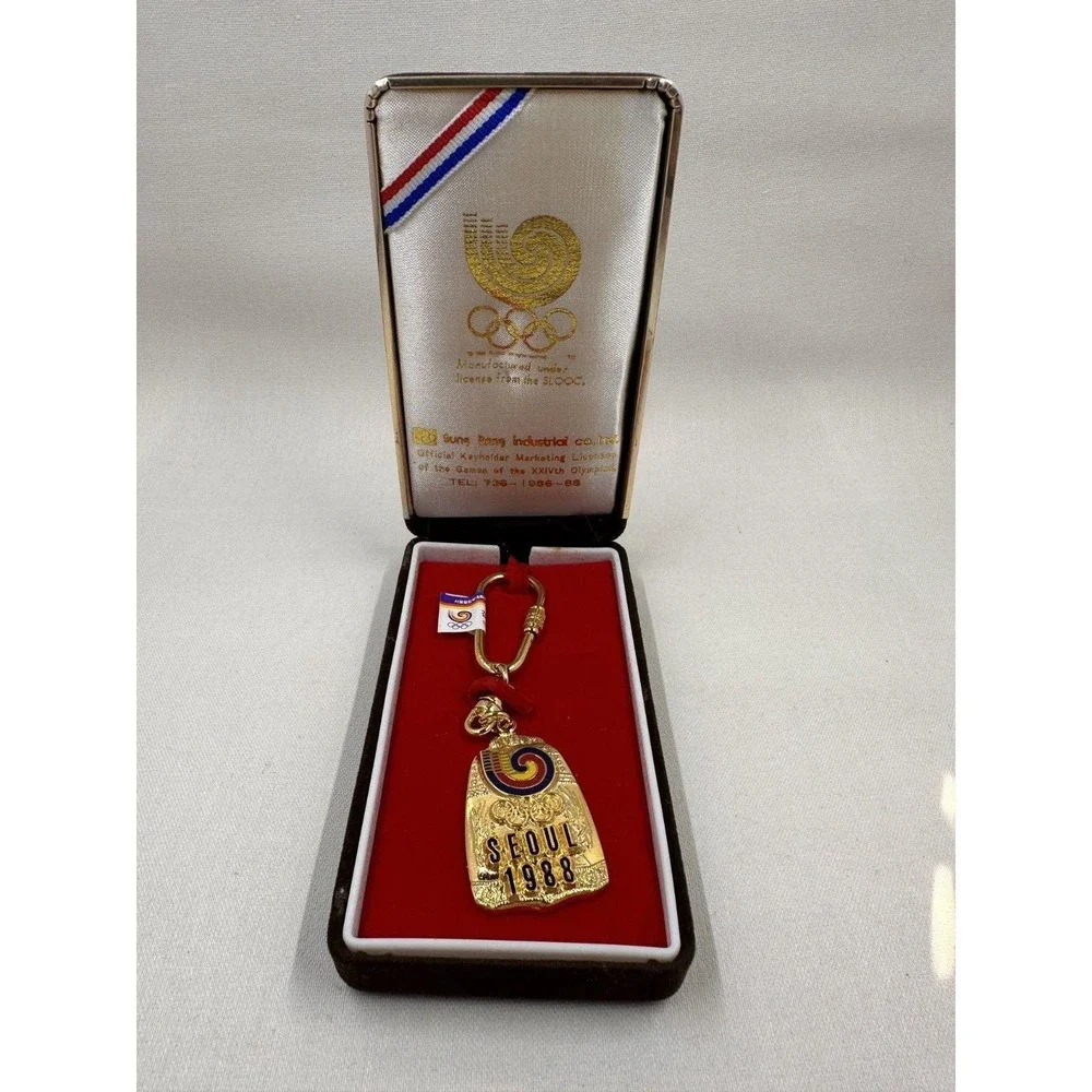Official Seoul 1988 Olympic Games Gold Tone Keychain w/ Box SLOOC Licensed Korea